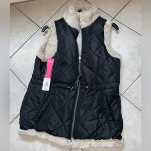 TEEZ-HER
Ski Slopes Faux Fur Cinch Waist Vest Reversible size S